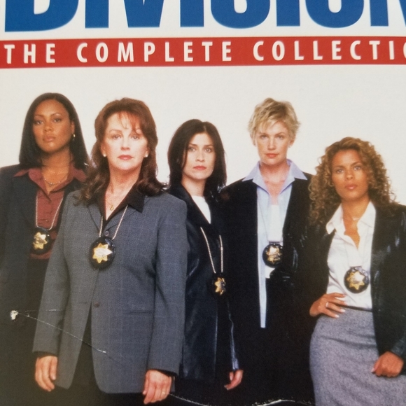 EXTREMELY RARE DVD Box Set "The Division" All female leads. - Picture 12 of 15